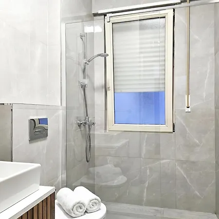 Two Bedroom With Sea View-021 - Happy Apartment